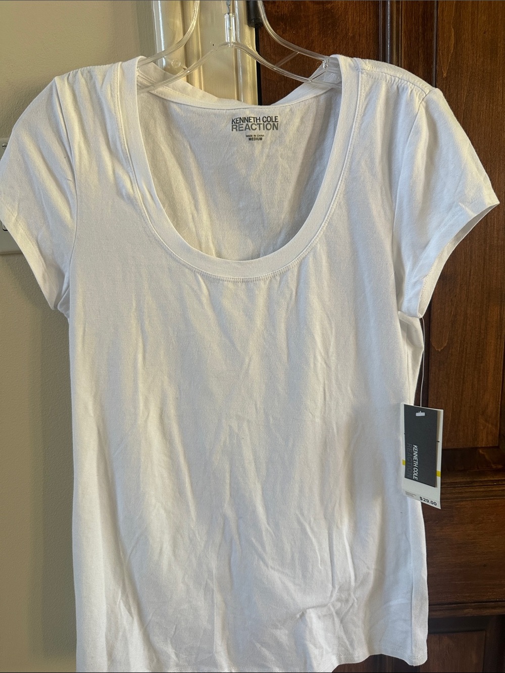 Kenneth Cole Reaction Women’s White Scoop Neck Short Sleeve Tee